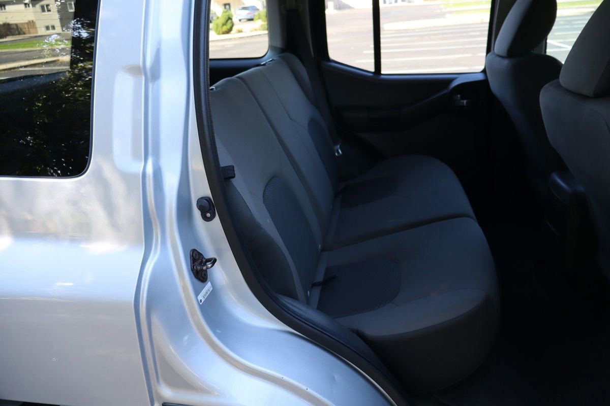 Used 2015 Nissan Xterra S image 21