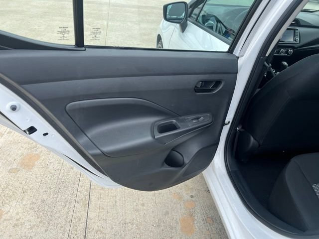 Used 2020 Nissan Versa S FWD image 11