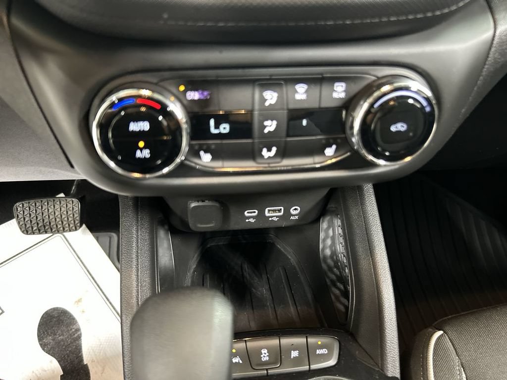Used 2021 Chevrolet TrailBlazer LT w/ Sun and Liftgate Package AWD/4WD image 16