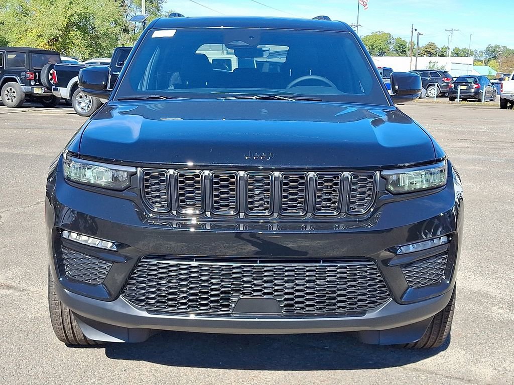 New 2025 Jeep Grand Cherokee Limited image 2