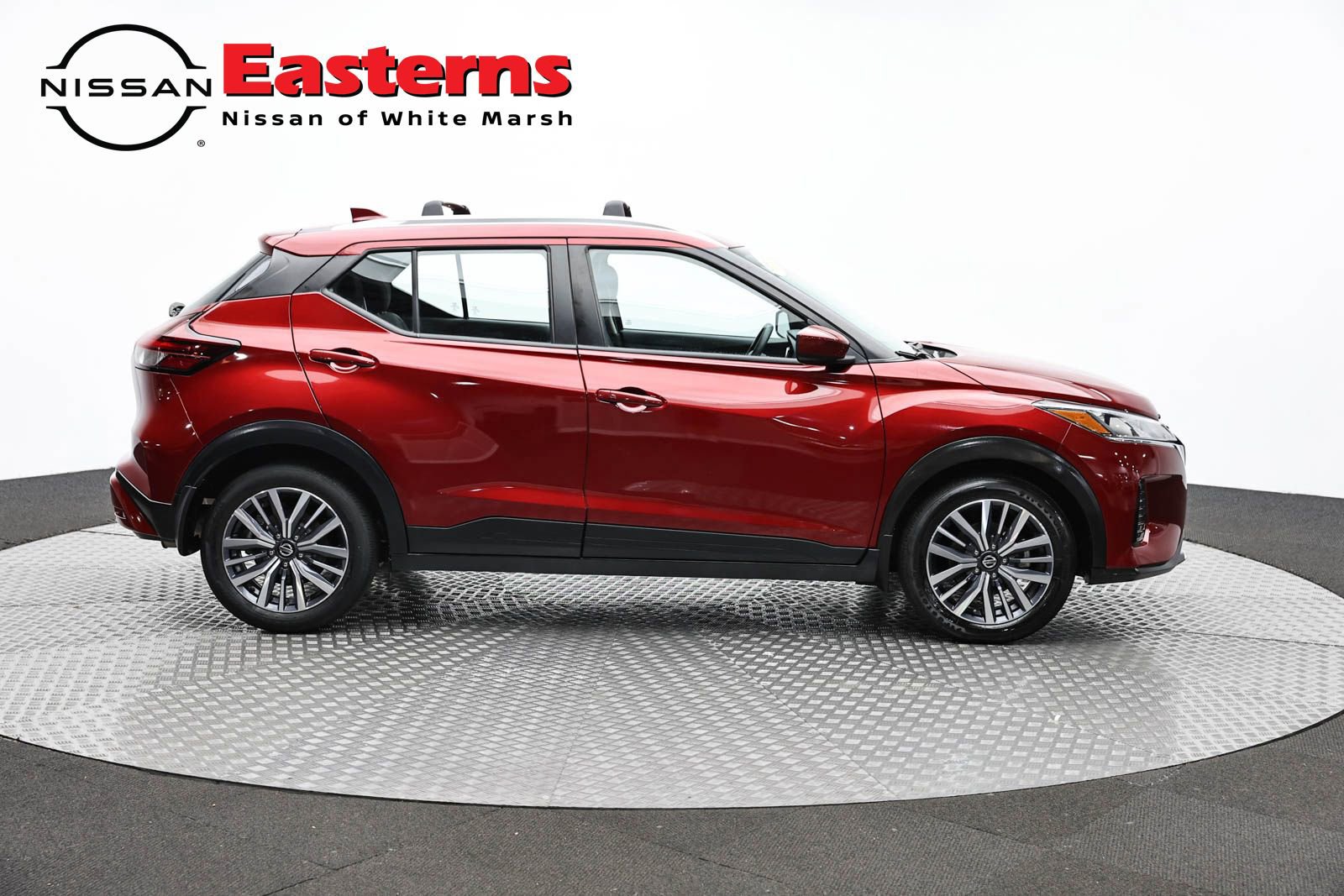 Used 2021 Nissan Kicks SV FWD image 3