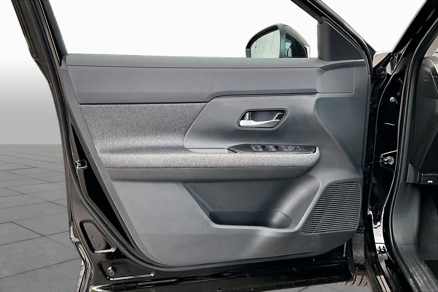 New 2027 Nissan Kicks SV FWD image 13