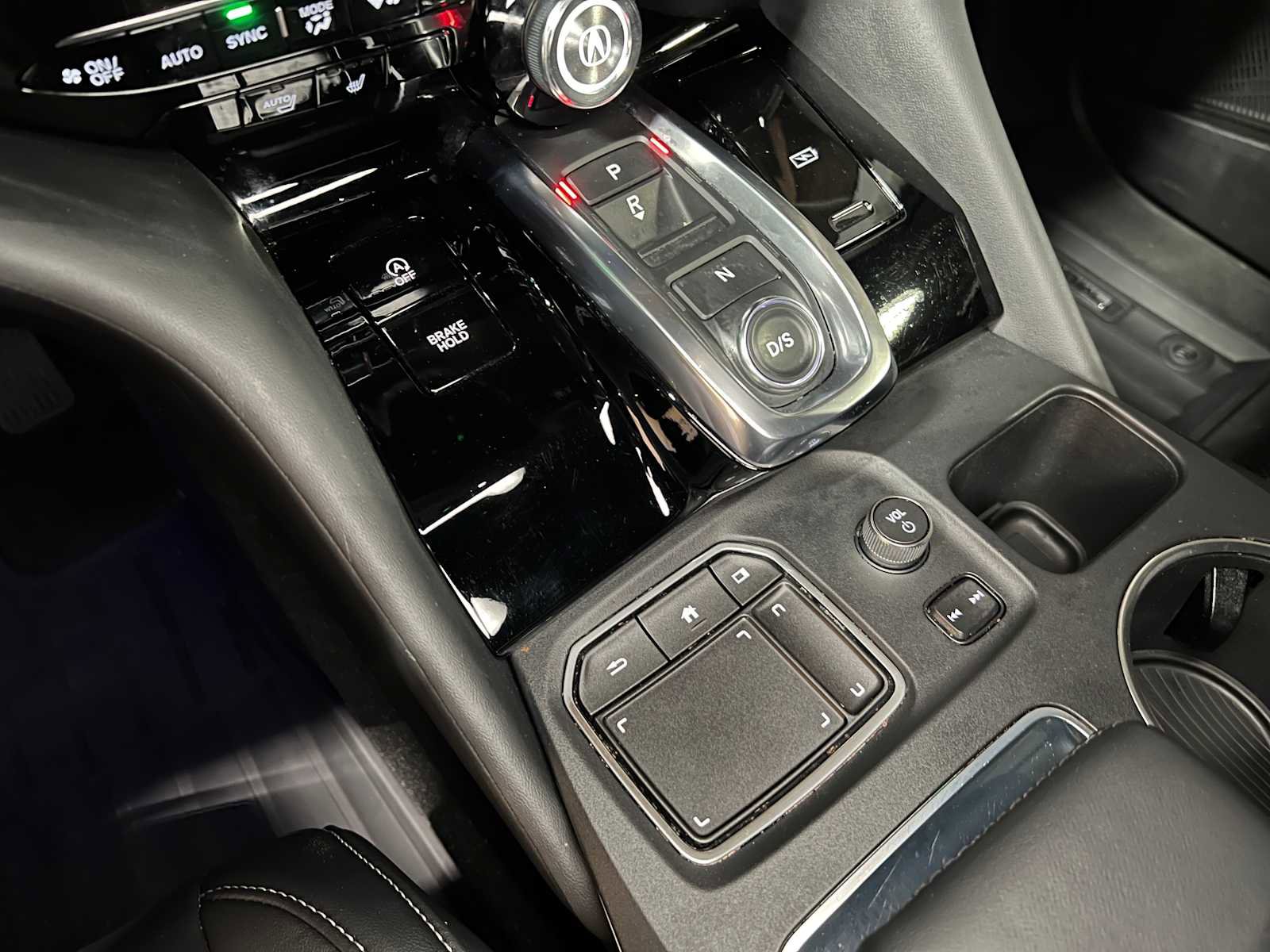 Used 2022 Acura MDX SH-AWD w/ Technology Package image 34