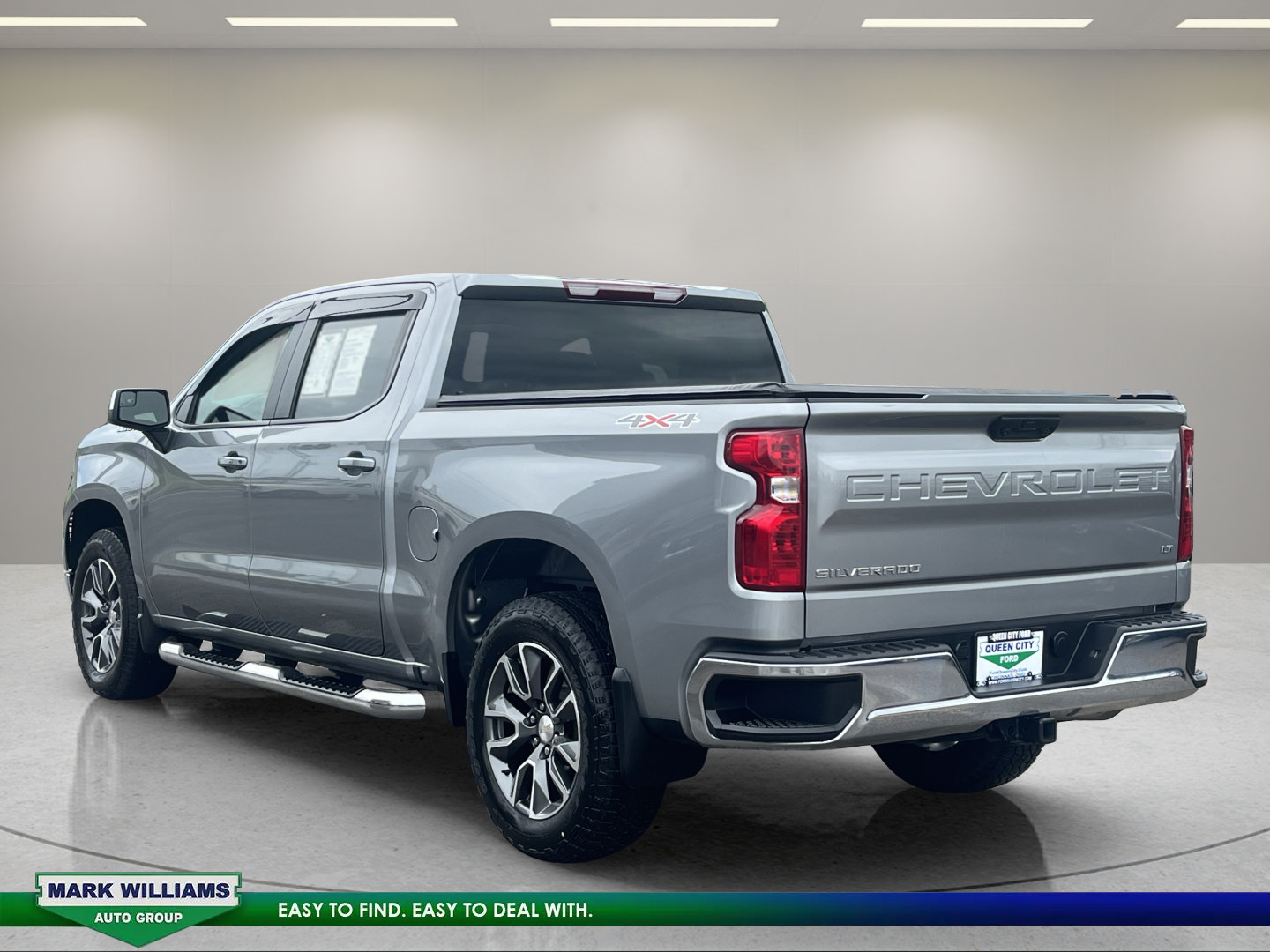 Used 2024 Chevrolet Silverado 1500 LT AWD/4WD image 5