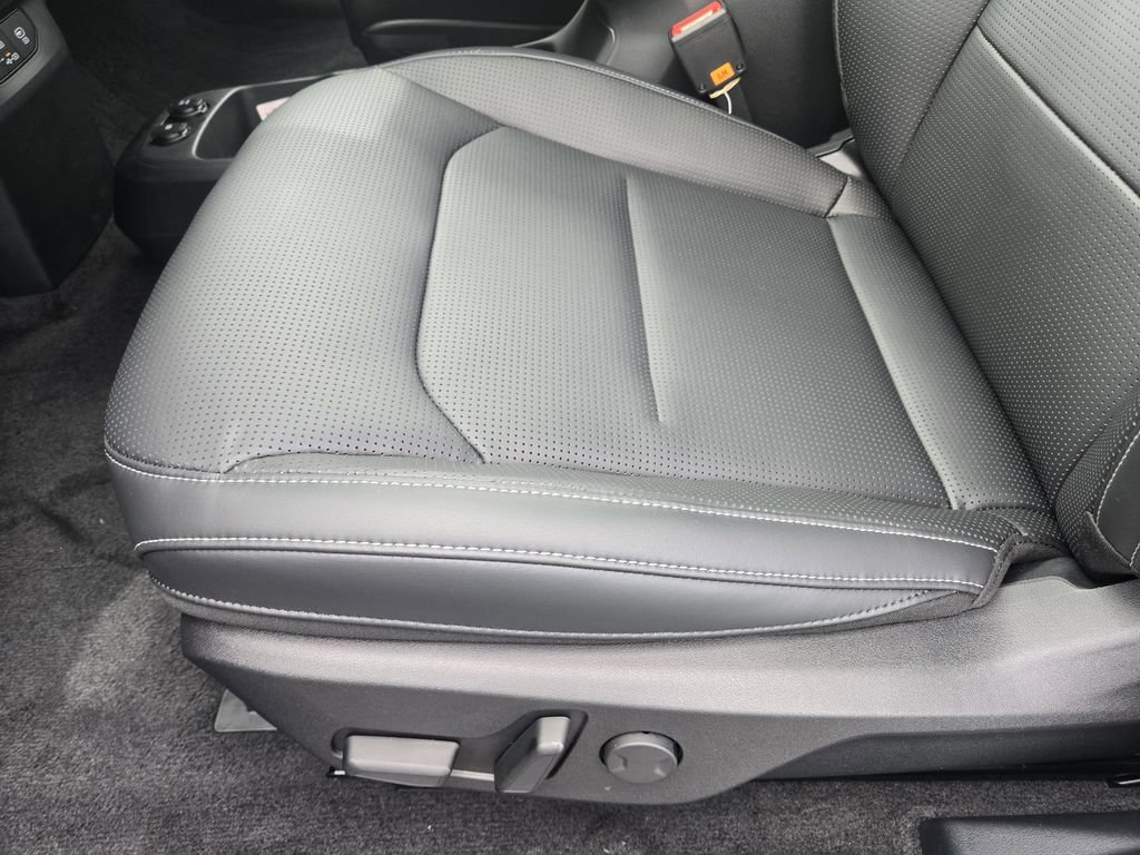 New 2025 Kia EV6 Wind RWD image 17