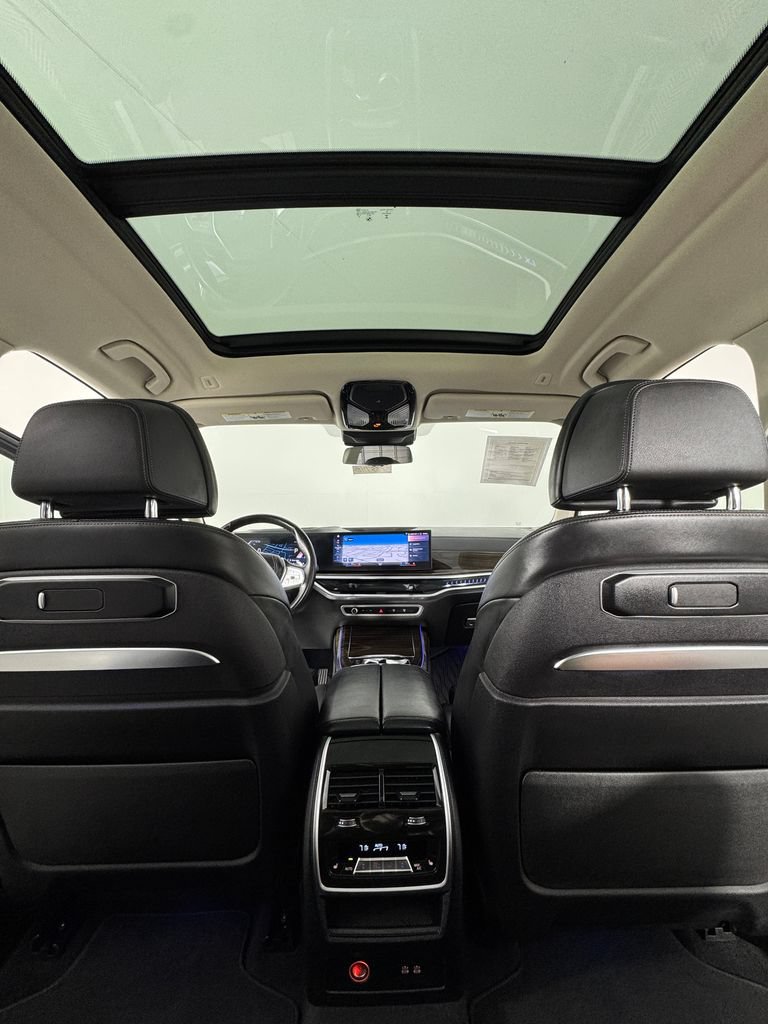 Used 2023 BMW X7 xDrive40i w/ Premium Package AWD/4WD image 28