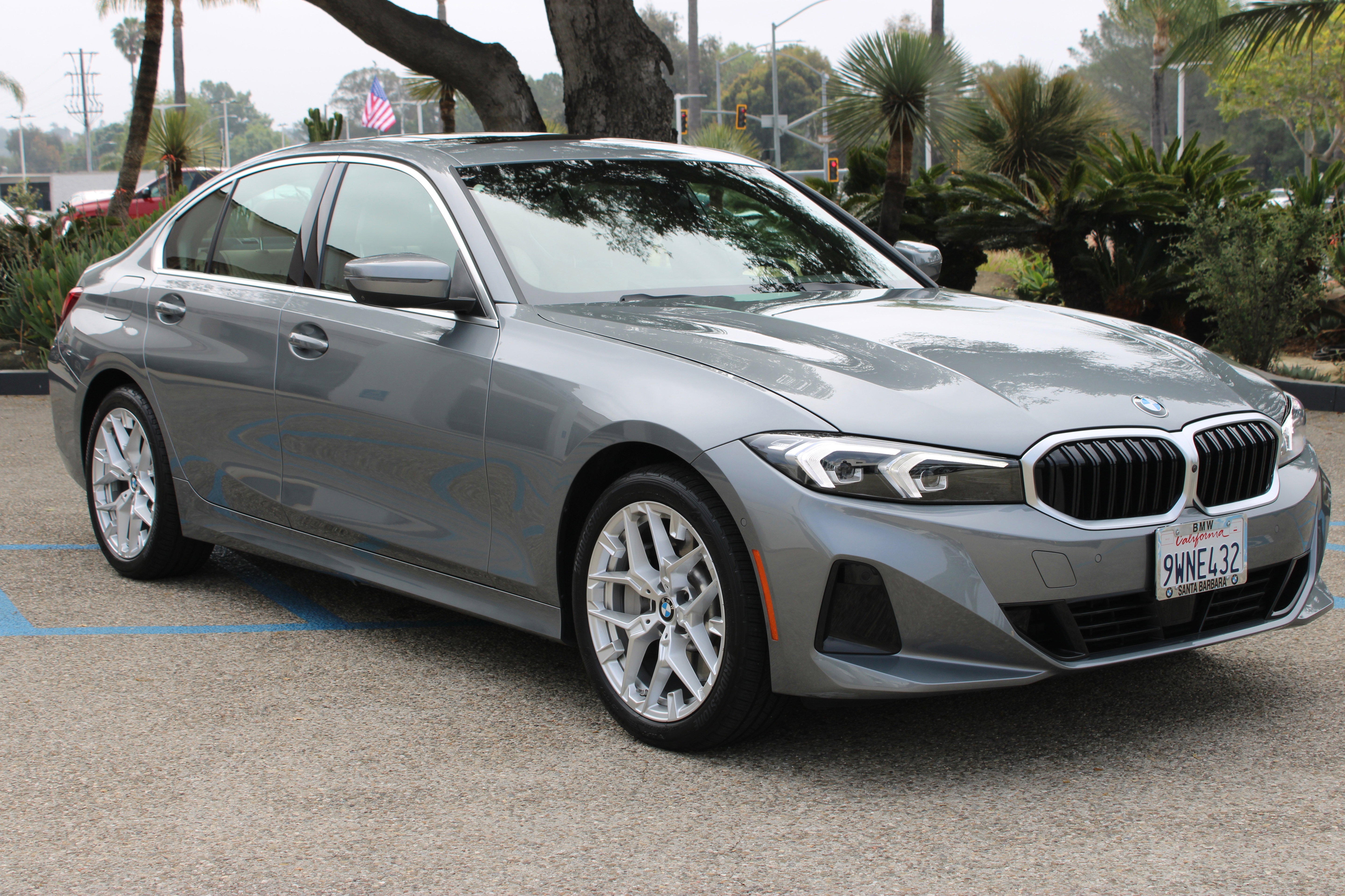 Used 2025 BMW 330i Sedan w/ Convenience Package image 8