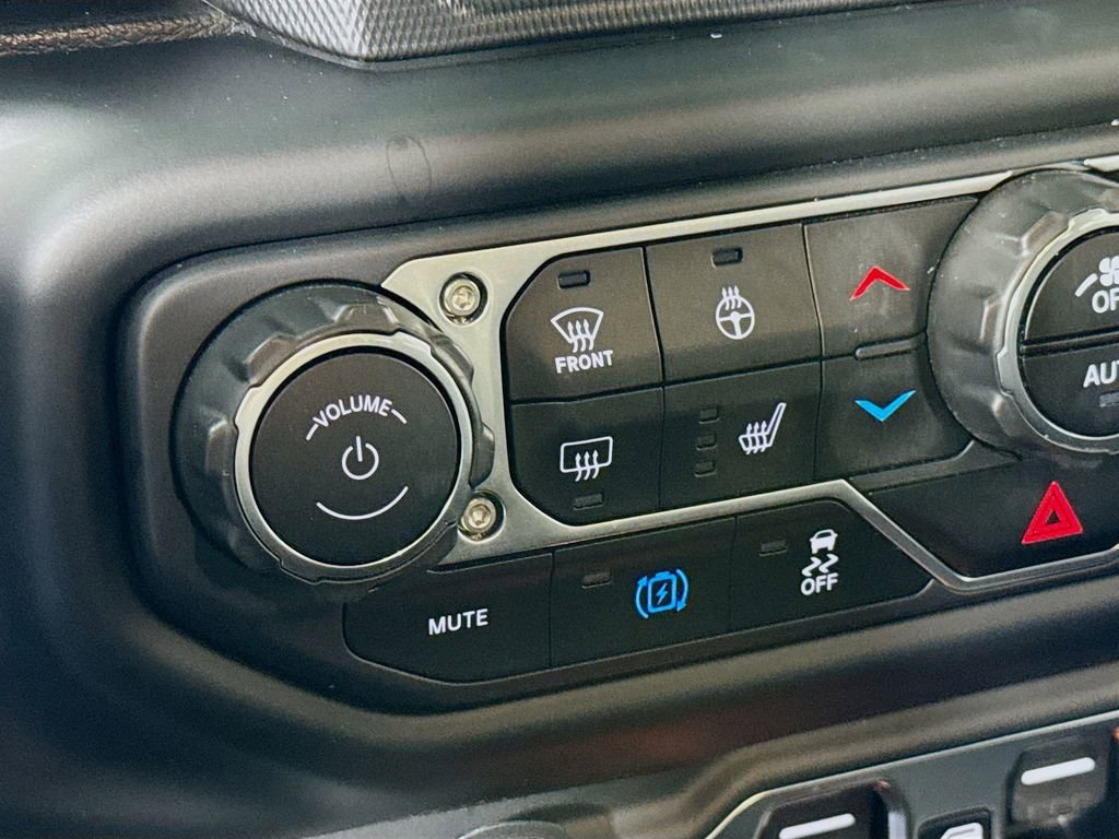 Used 2023 Jeep Wrangler Unlimited Sahara w/ Cold Weather Group image 5