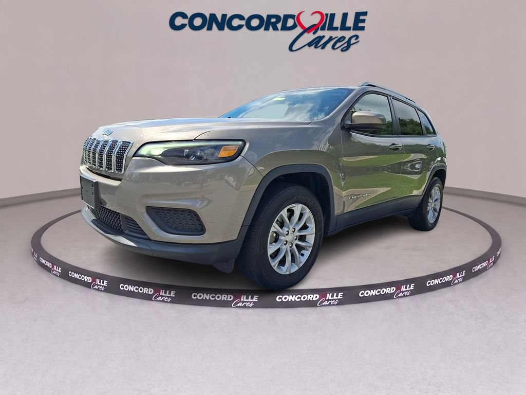 Used 2020 Jeep Cherokee Latitude w/ Cold Weather Group AWD/4WD image 3