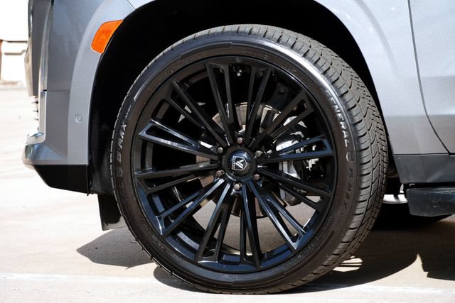 Used 2021 Cadillac Escalade ESV Premium Luxury w/ Performance Package AWD/4WD image 38