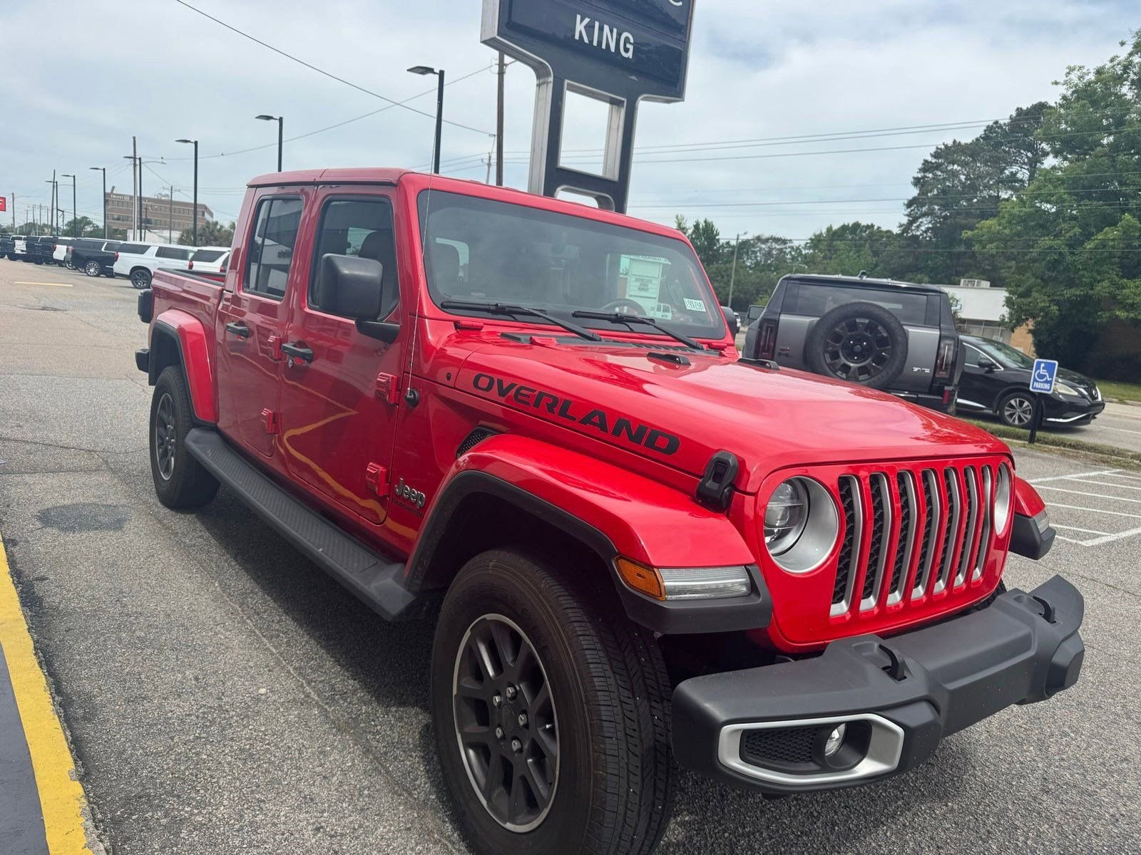 Used 2022 Jeep Gladiator Overland w/ Popular Equipment Package AWD/4WD image 6