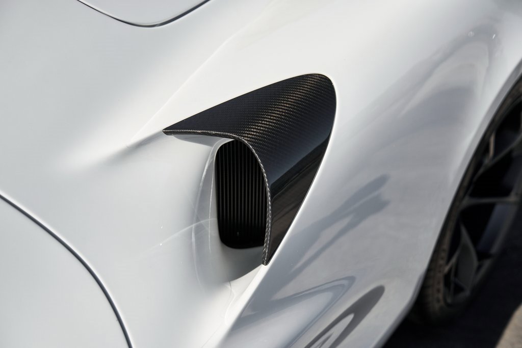 Used 2021 McLaren Elva image 11