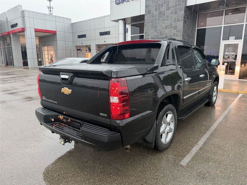 Used 2012 Chevrolet Avalanche LTZ AWD/4WD image 18