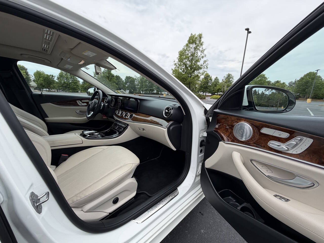 Used 2018 Mercedes-Benz E 300 4MATIC image 18