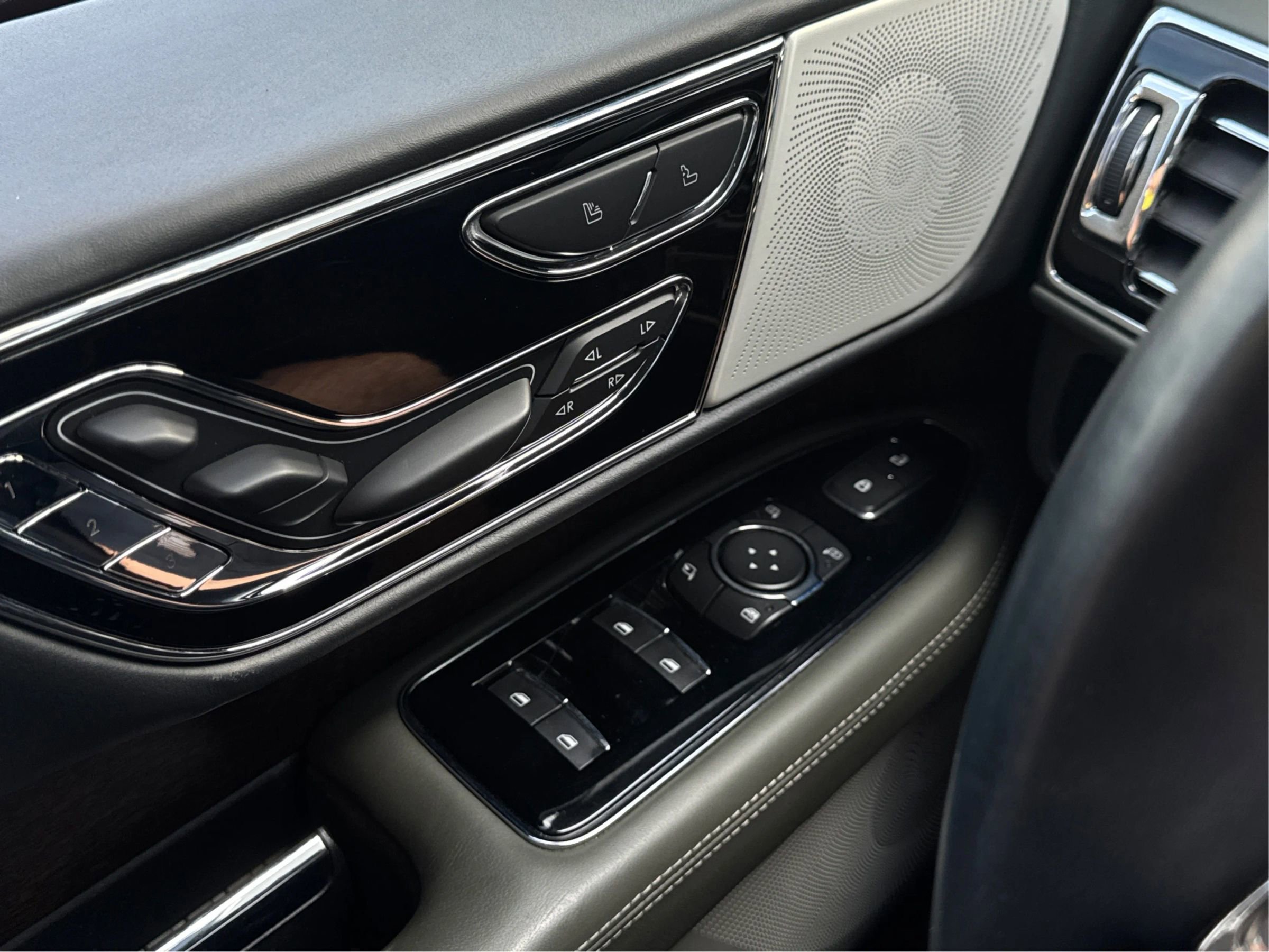 Used 2022 Lincoln Navigator Black Label image 37