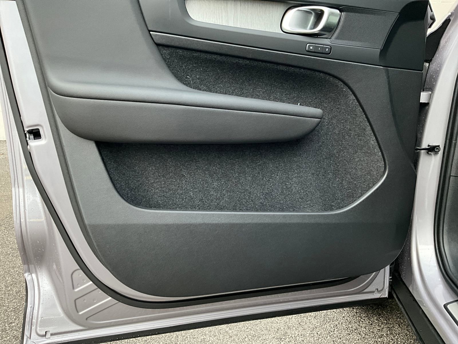 New 2026 Volvo XC40 B5 Plus w/ Protection Package Premier image 9