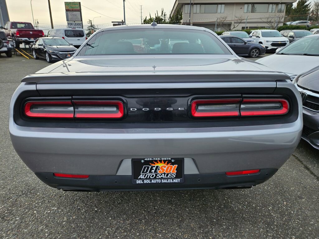 Used 2017 Dodge Challenger R/T w/ Driver Convenience Group image 11