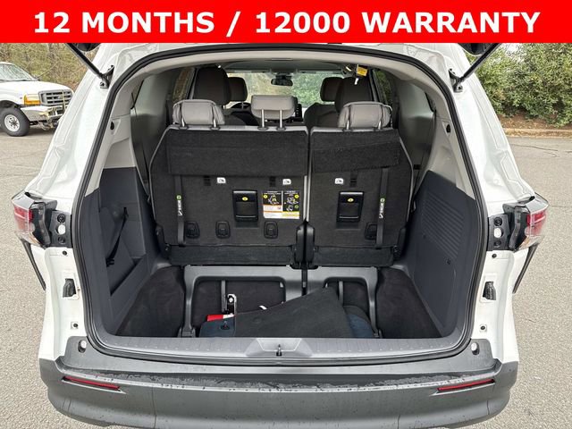 Used 2023 Toyota Sienna LE FWD image 12