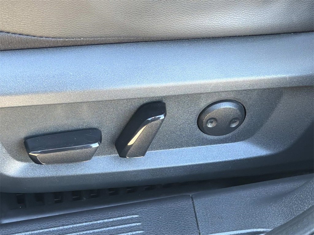 Used 2023 Nissan Rogue SL image 22