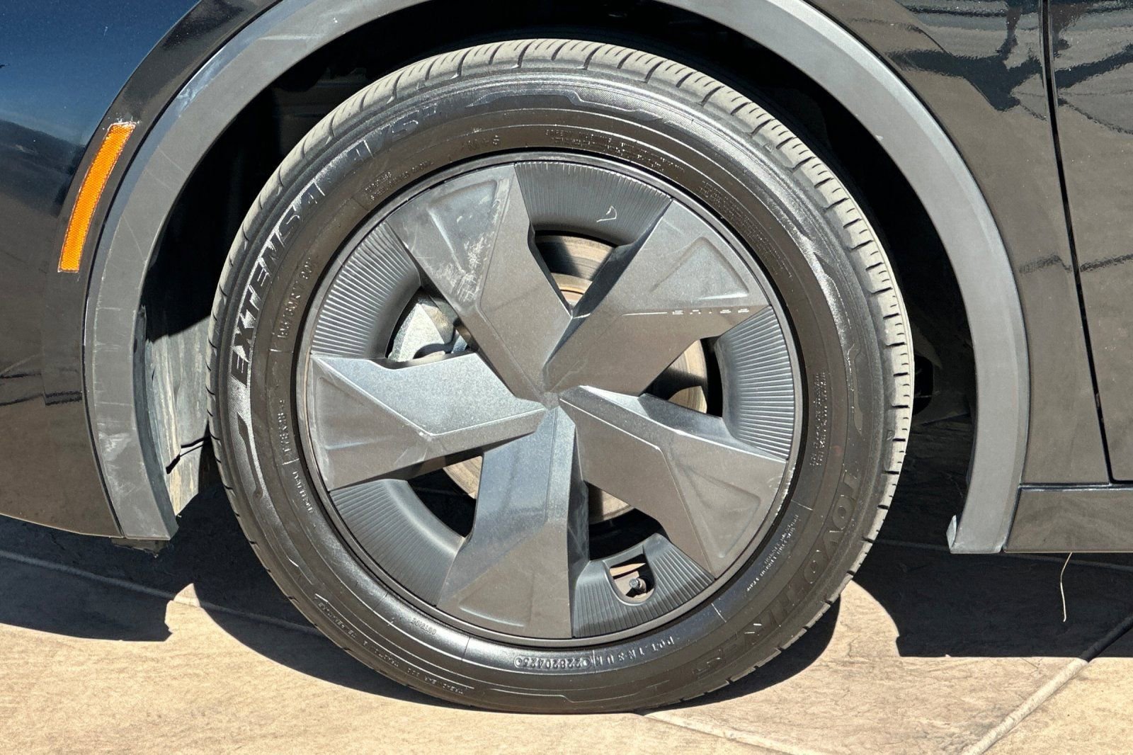 Used 2025 Toyota Prius LE image 32