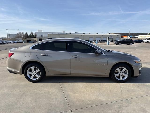 Used 2025 Chevrolet Malibu LS image 8
