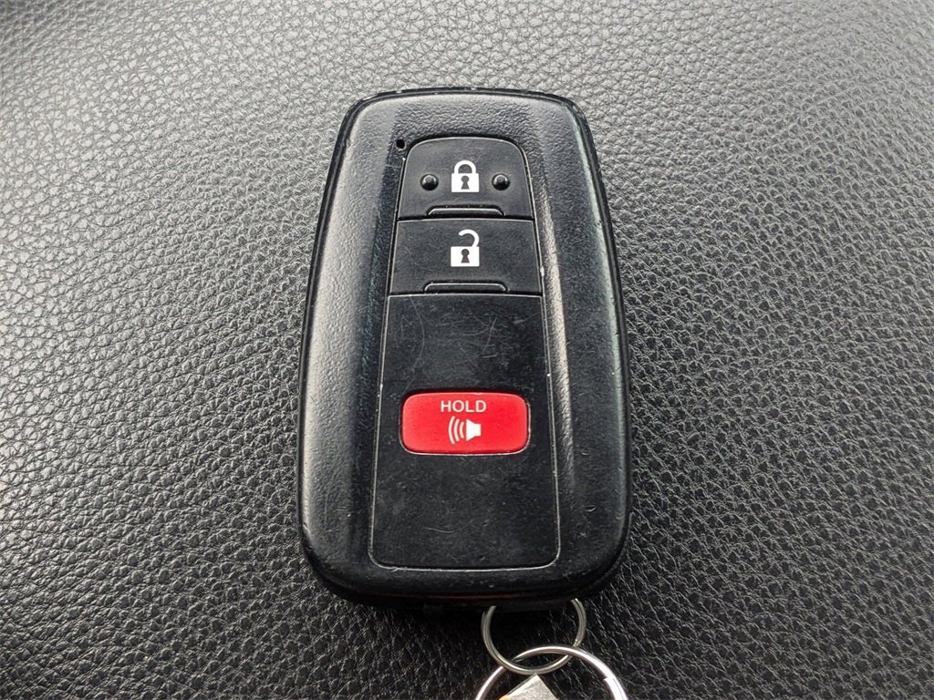 Used 2023 Toyota RAV4 XLE image 32