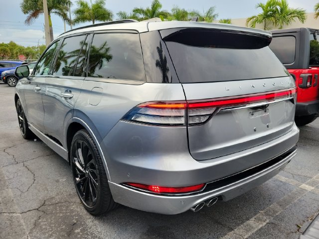 Used 2024 Lincoln Aviator Reserve w/ Jet Package RWD image 4