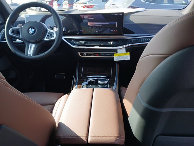 New 2026 BMW X5 xDrive40i w/ M Sport Package AWD/4WD image 13