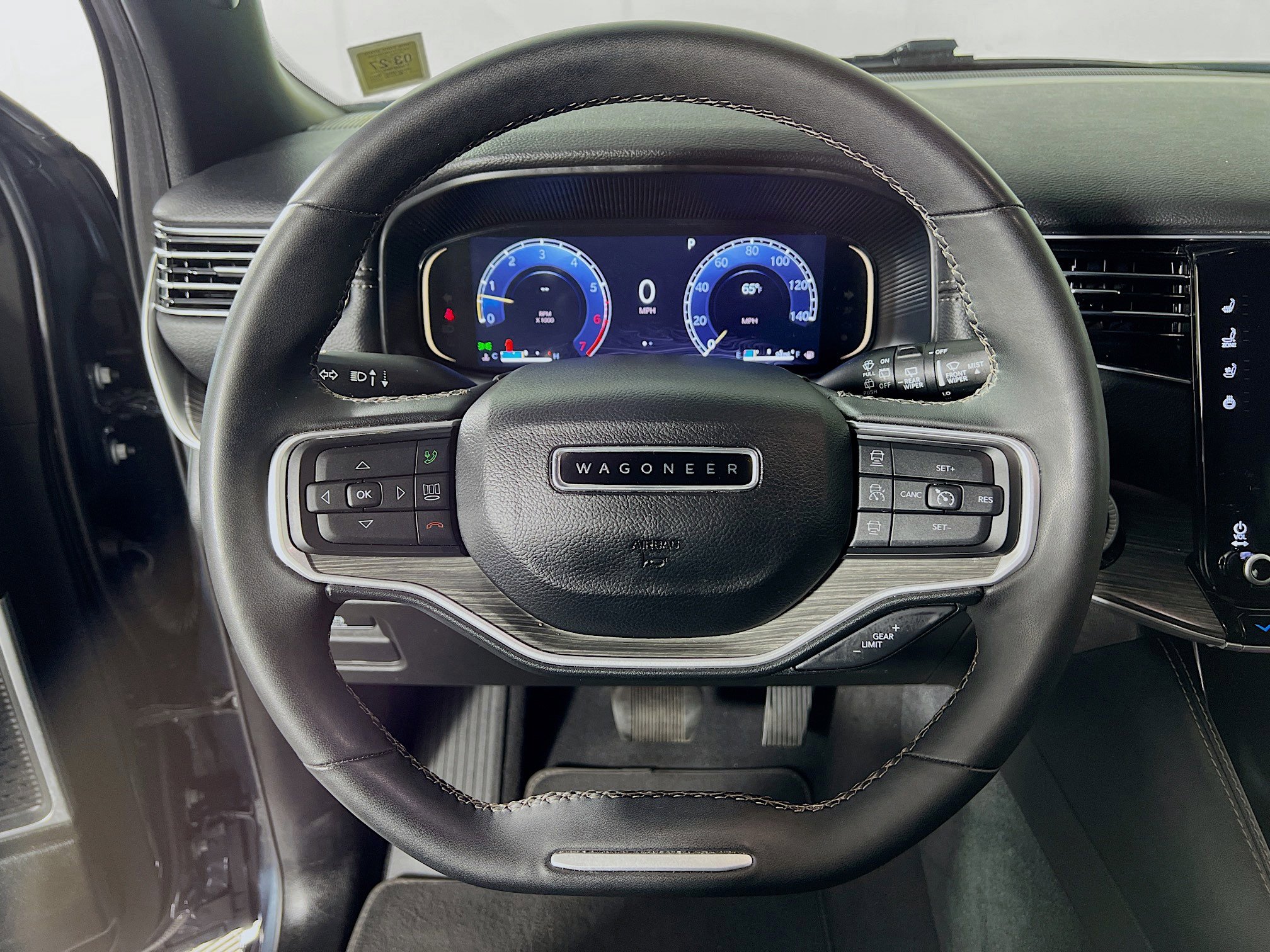 Used 2024 Jeep Wagoneer L Series II w/ Flexible Seating Group image 12