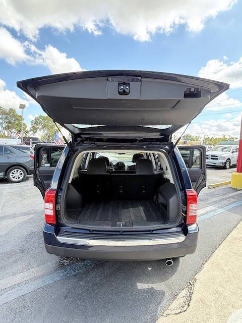 Used 2016 Jeep Patriot High Altitude FWD image 17