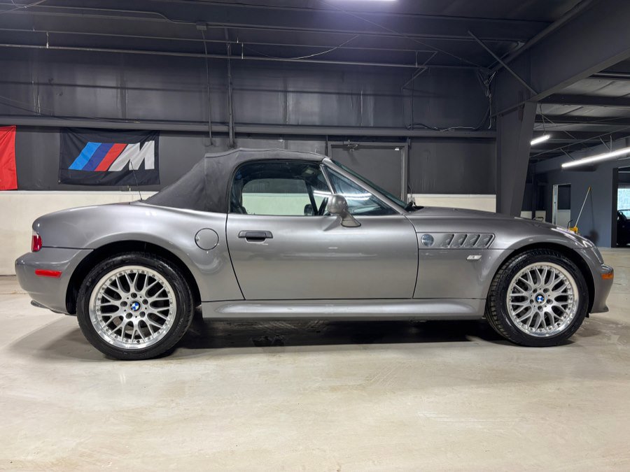 Used 2002 BMW Z3 3.0i RWD image 4