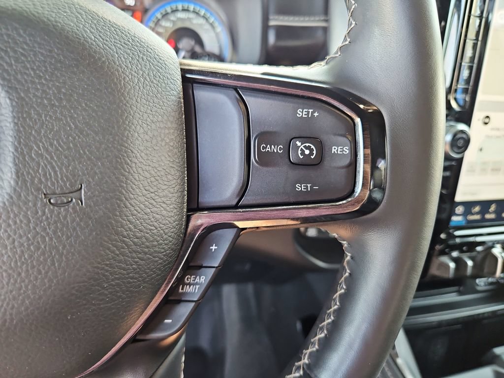 Used 2022 RAM 1500 Limited w/ Trailer Tow Group (B) AWD/4WD image 12