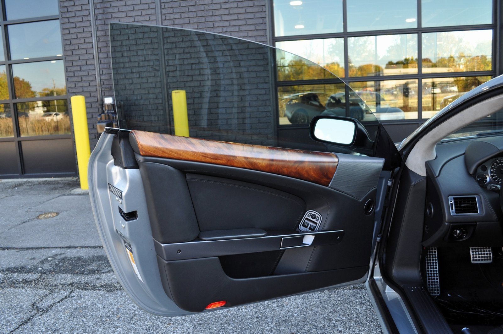 Used 2006 Aston Martin DB9 Coupe image 33