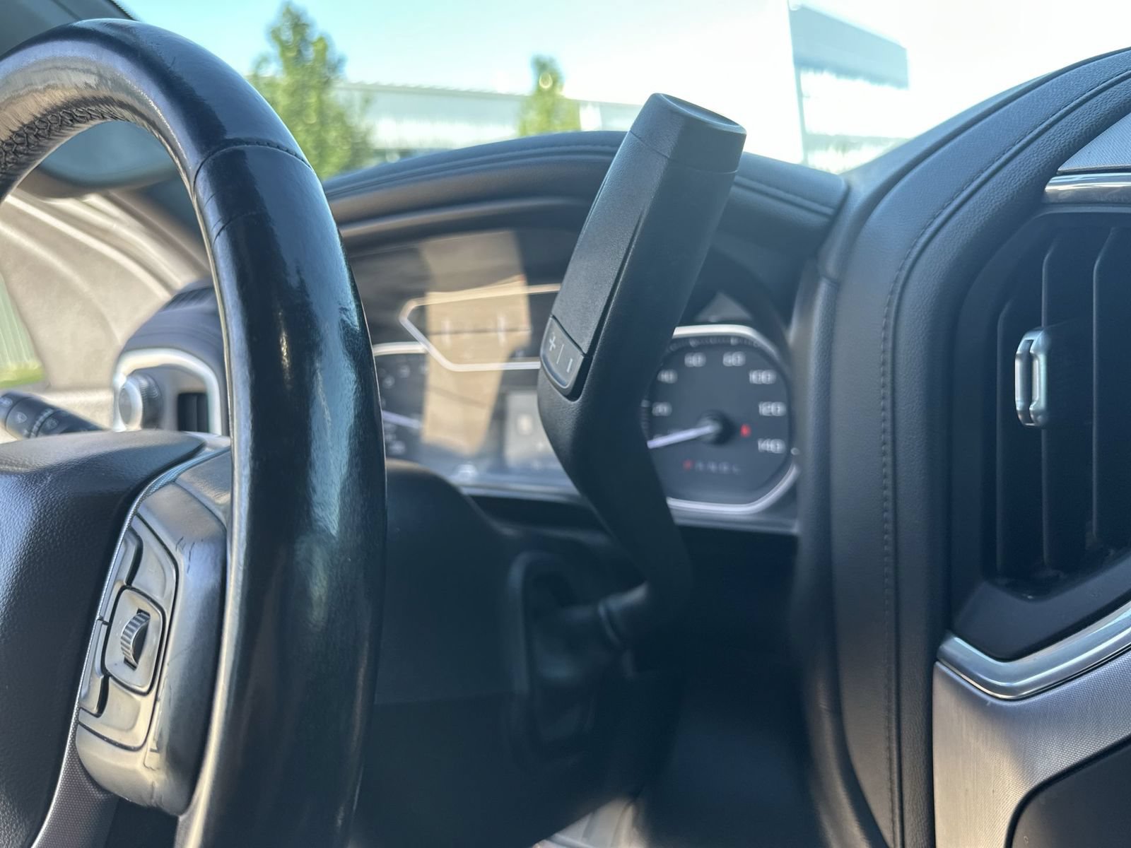 Used 2021 GMC Sierra 1500 SLT w/ SLT Premium Plus Package AWD/4WD image 16