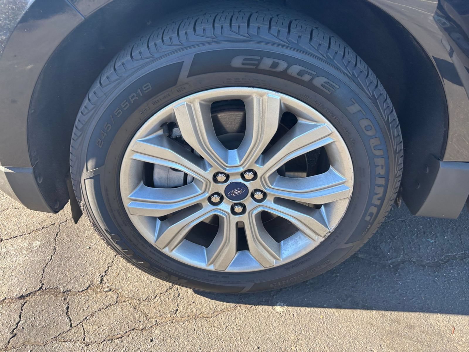 Used 2022 Ford Edge Titanium w/ Equipment Group 301A AWD/4WD image 32