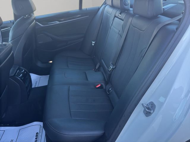 Used 2023 BMW 530e xDrive image 16