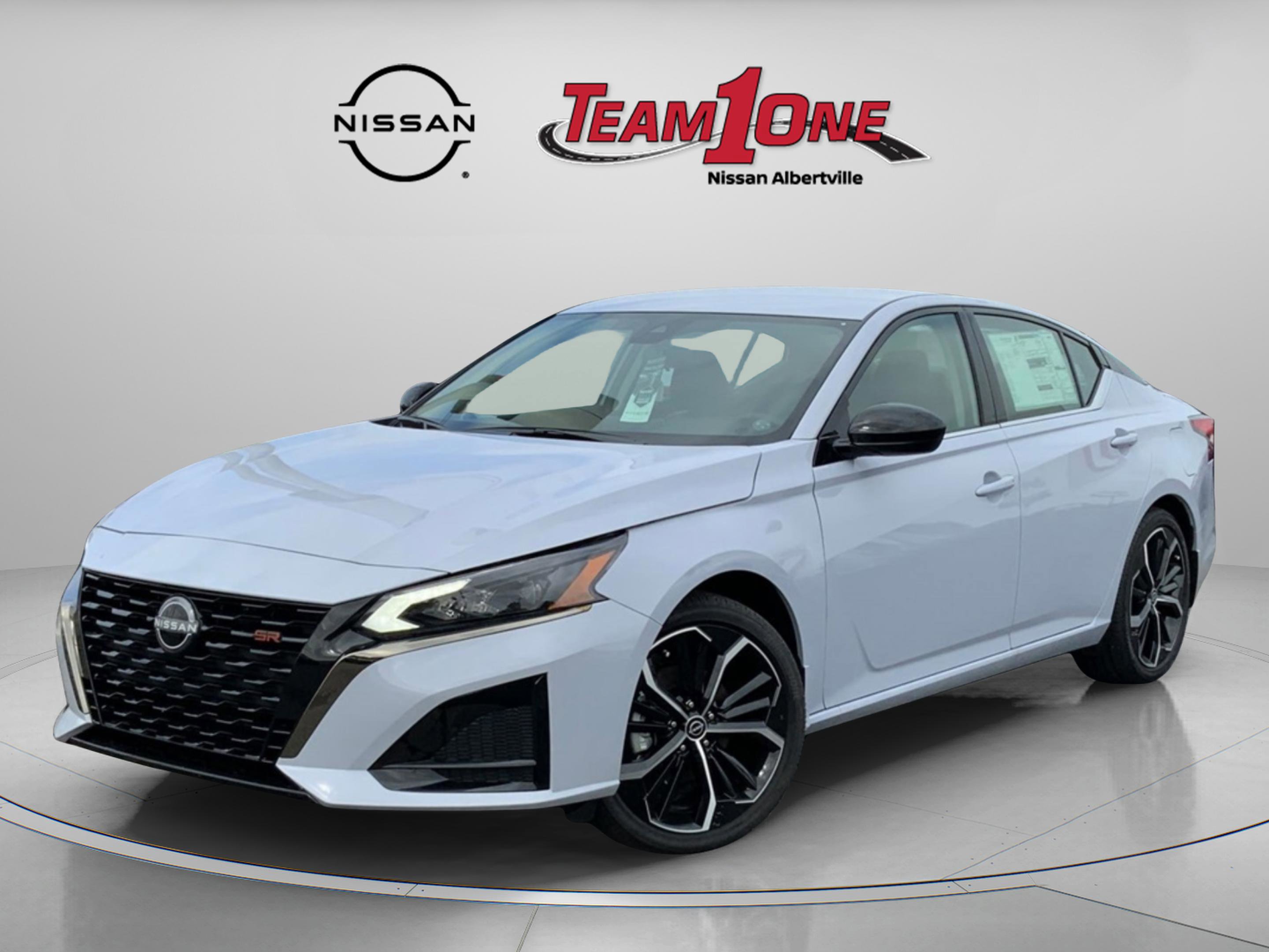 New 2025 Nissan Altima 2.5 SR image 2