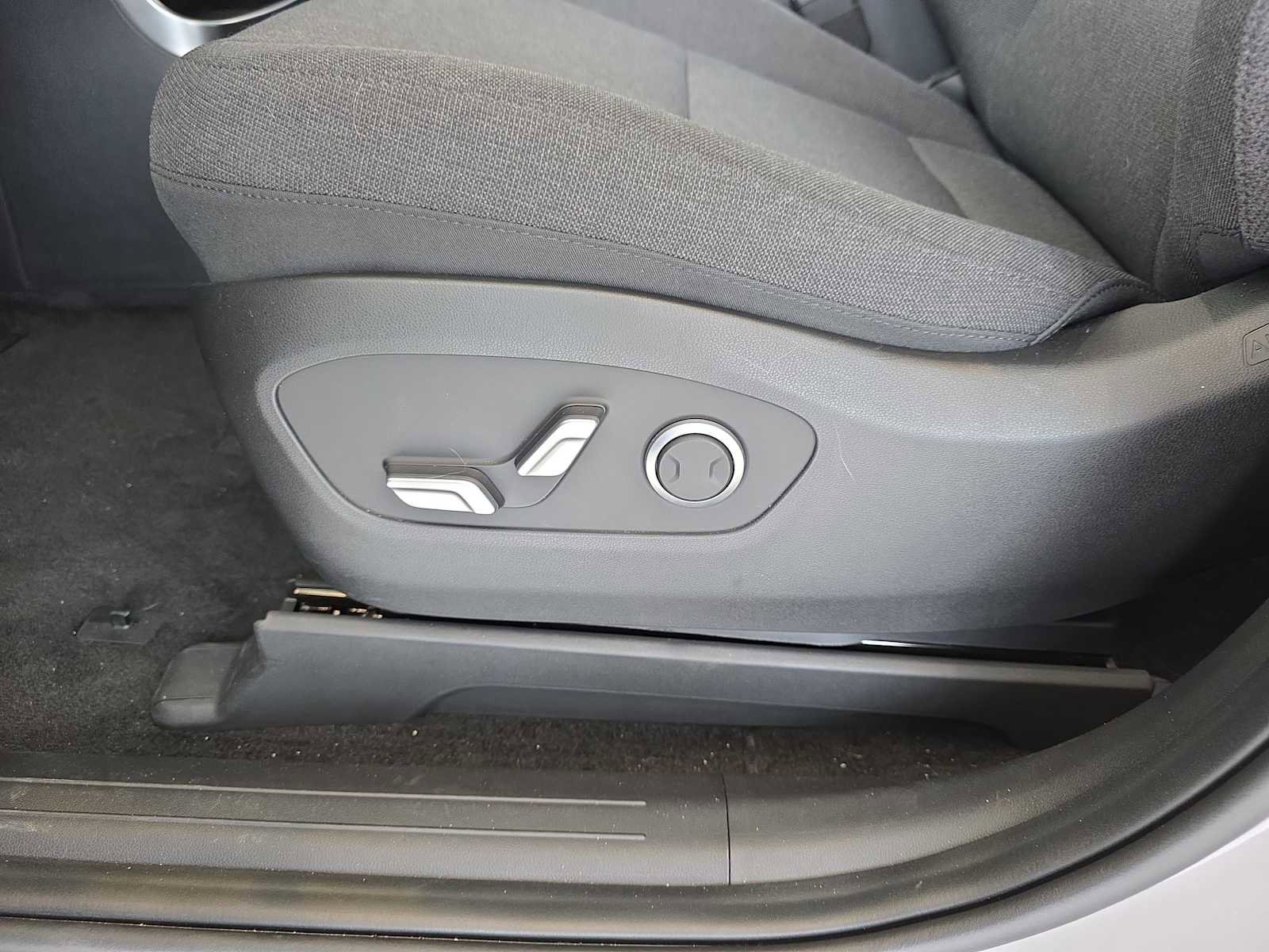 New 2026 Hyundai Ioniq 9 SE image 7