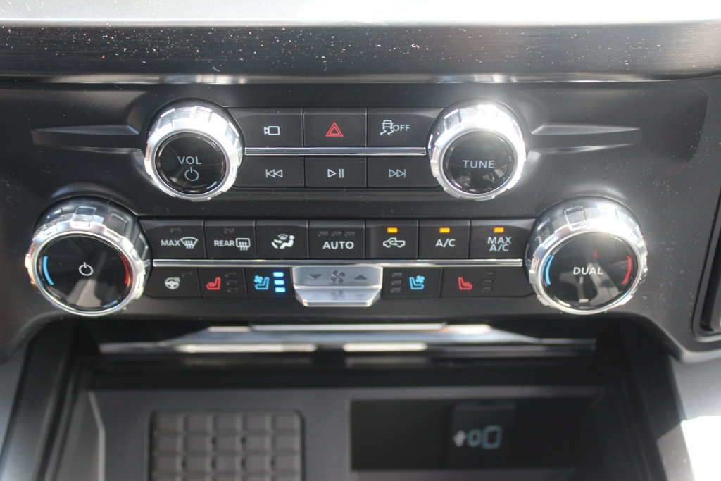 New 2026 Ford F350 Lariat w/ Black Appearance Package AWD/4WD image 46