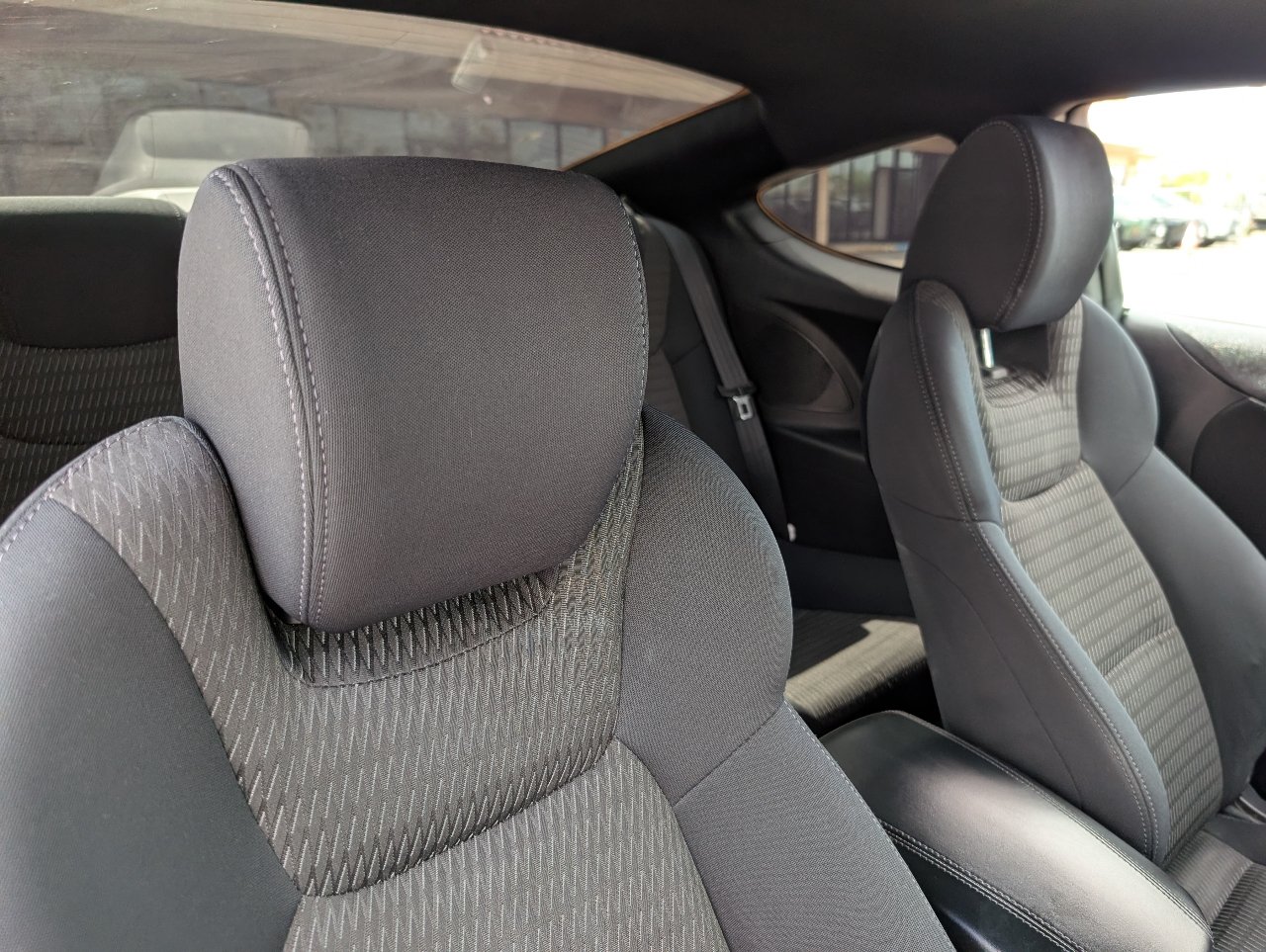 Used 2015 Hyundai Genesis 3.8 RWD image 3