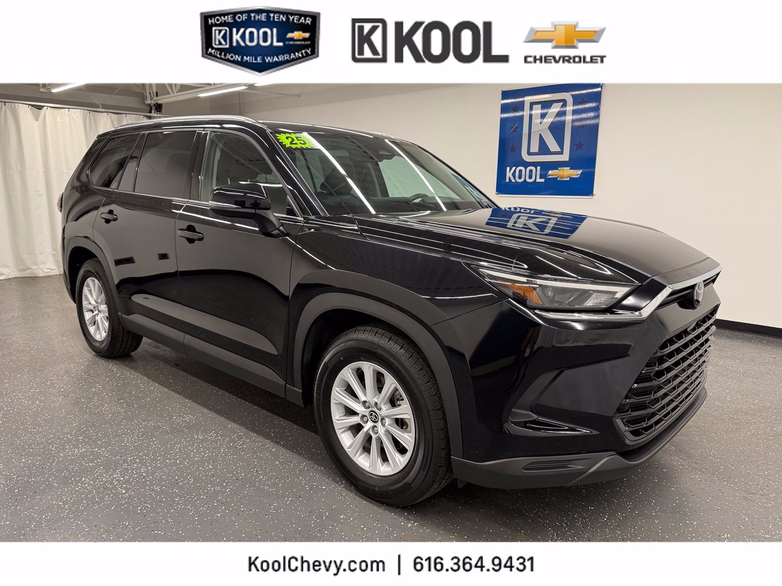 Used 2025 Toyota Grand Highlander AWD image 1