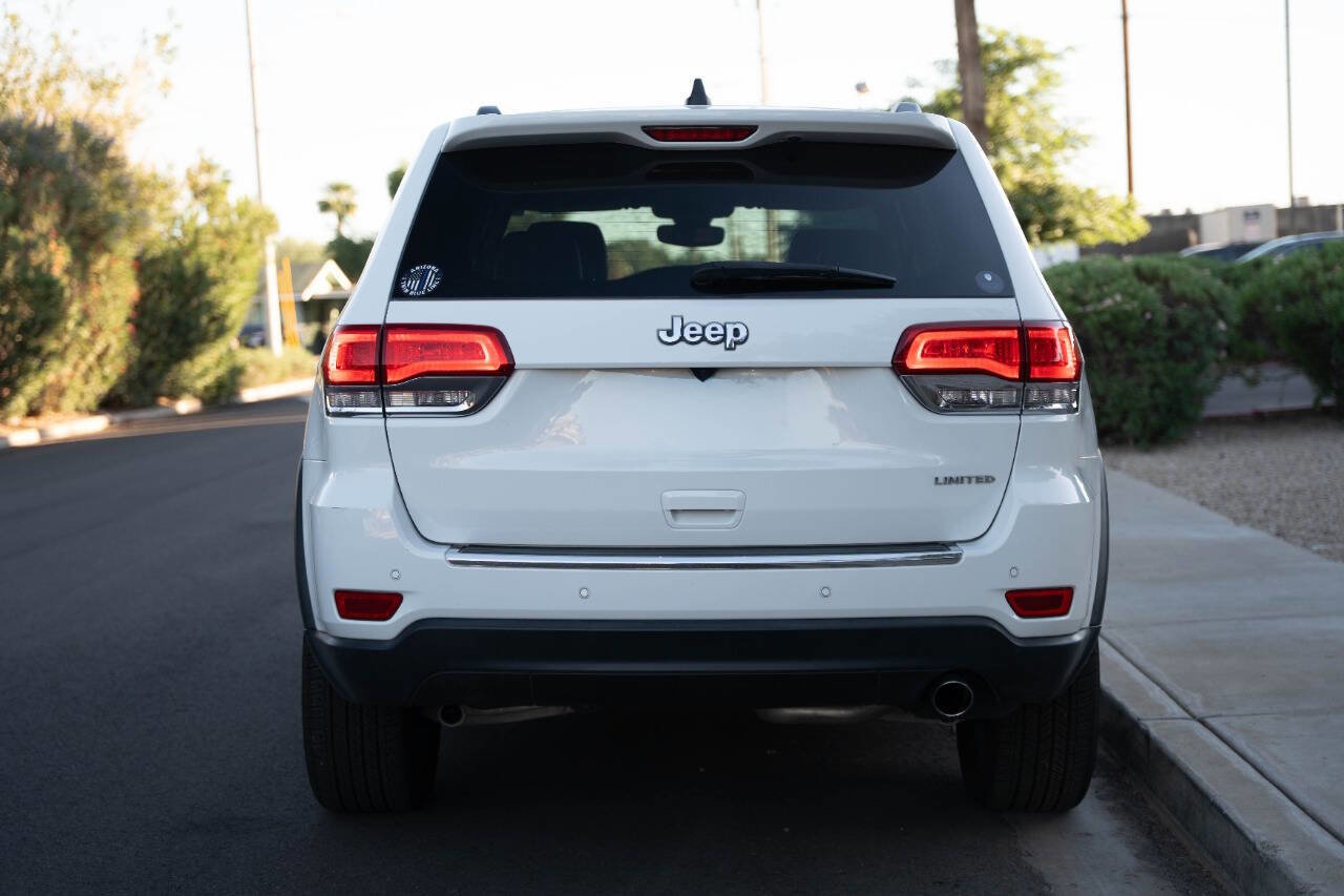 Used 2018 Jeep Grand Cherokee Limited image 4