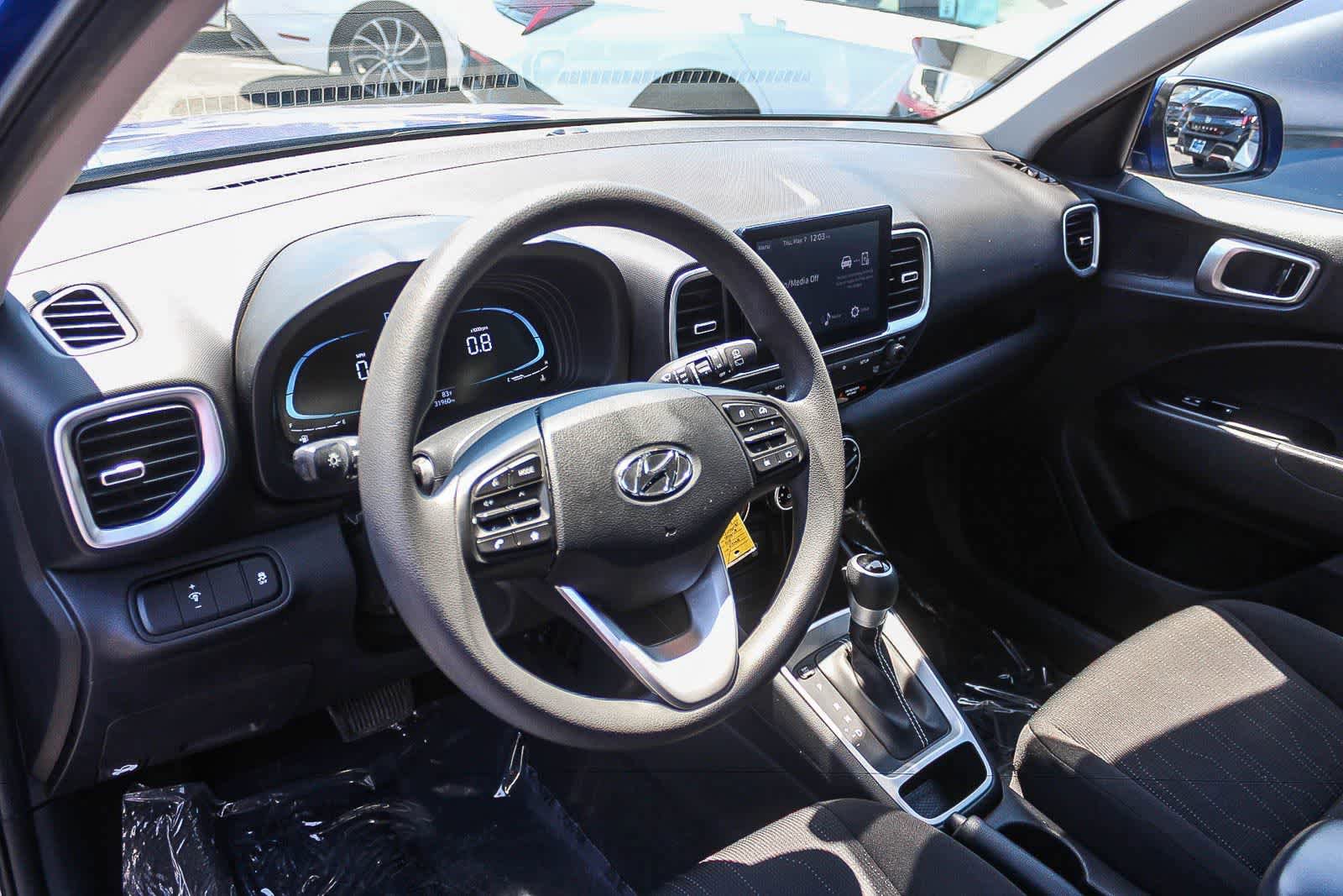 Certified 2024 Hyundai Venue SE FWD image 22