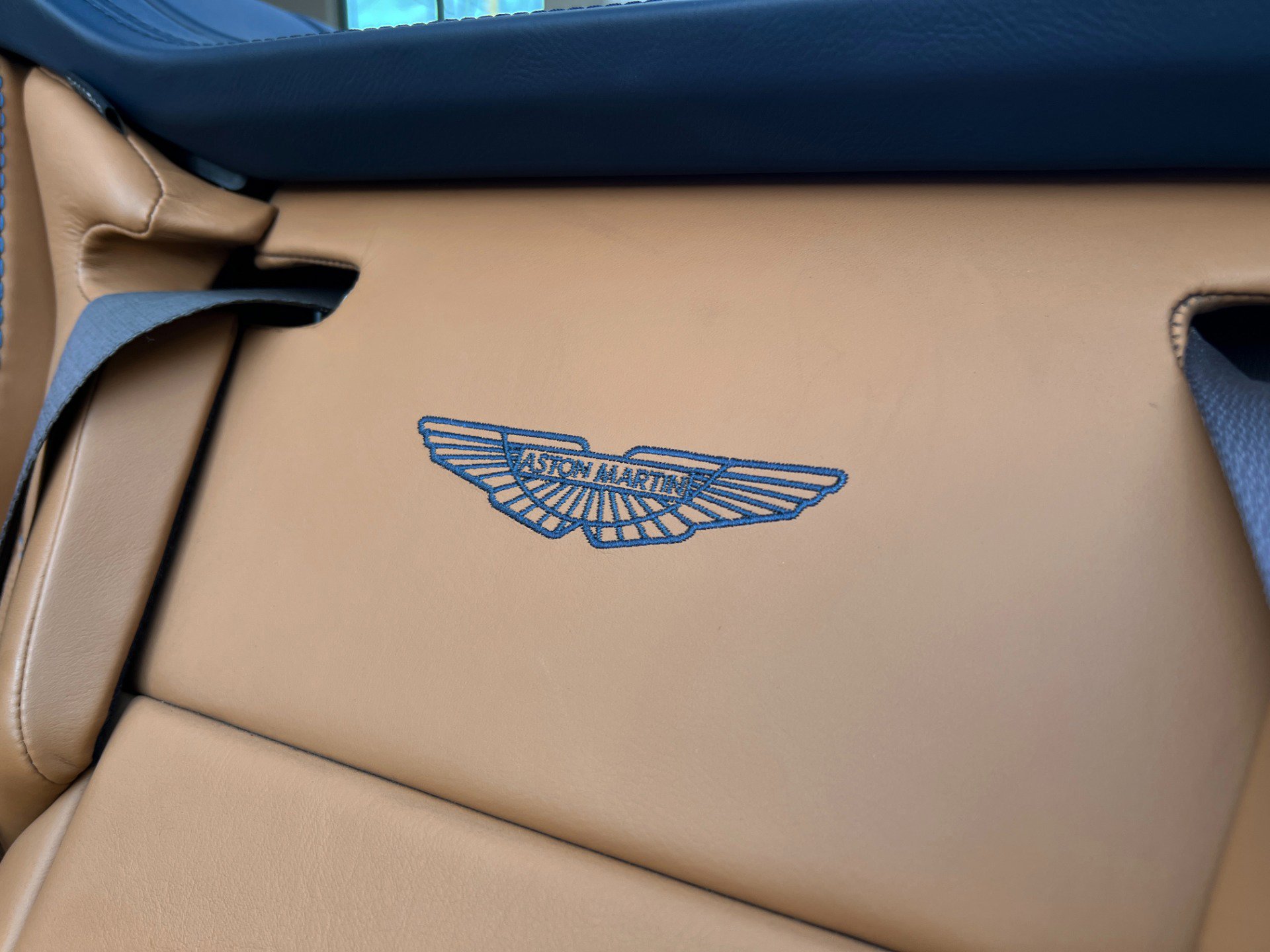 Used 2014 Aston Martin Vanquish Volante image 30