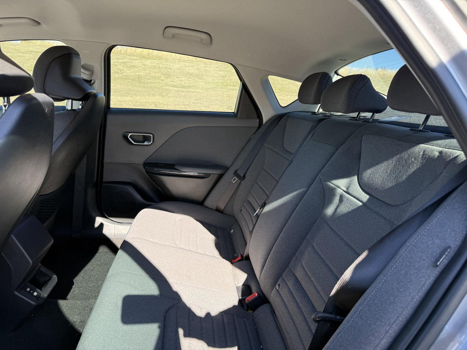 Used 2025 Kia K4 EX image 16