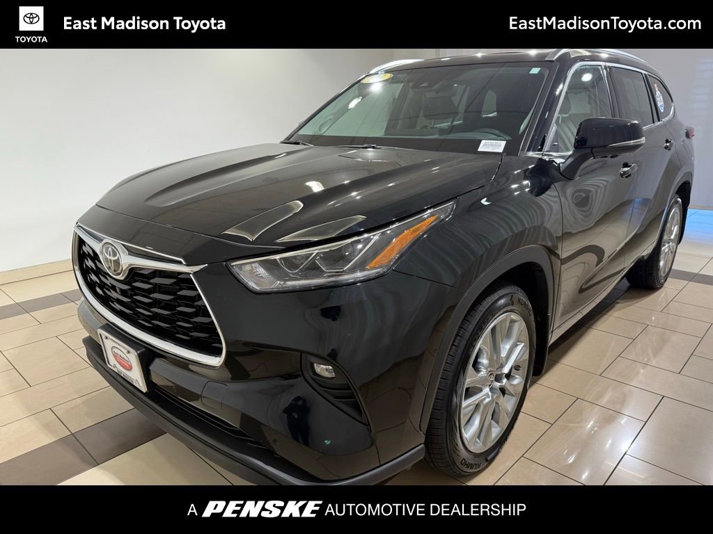 Used 2023 Toyota Highlander Limited AWD/4WD image 1