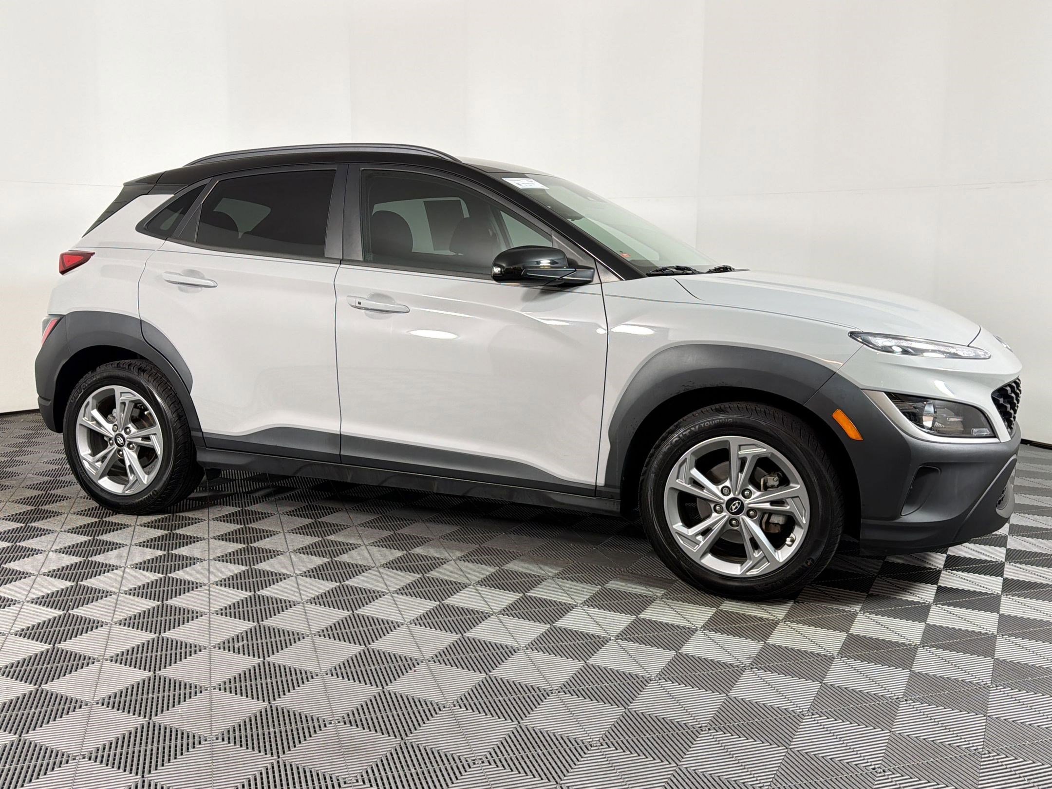 Used 2023 Hyundai Kona SEL w/ Cargo Package image 5