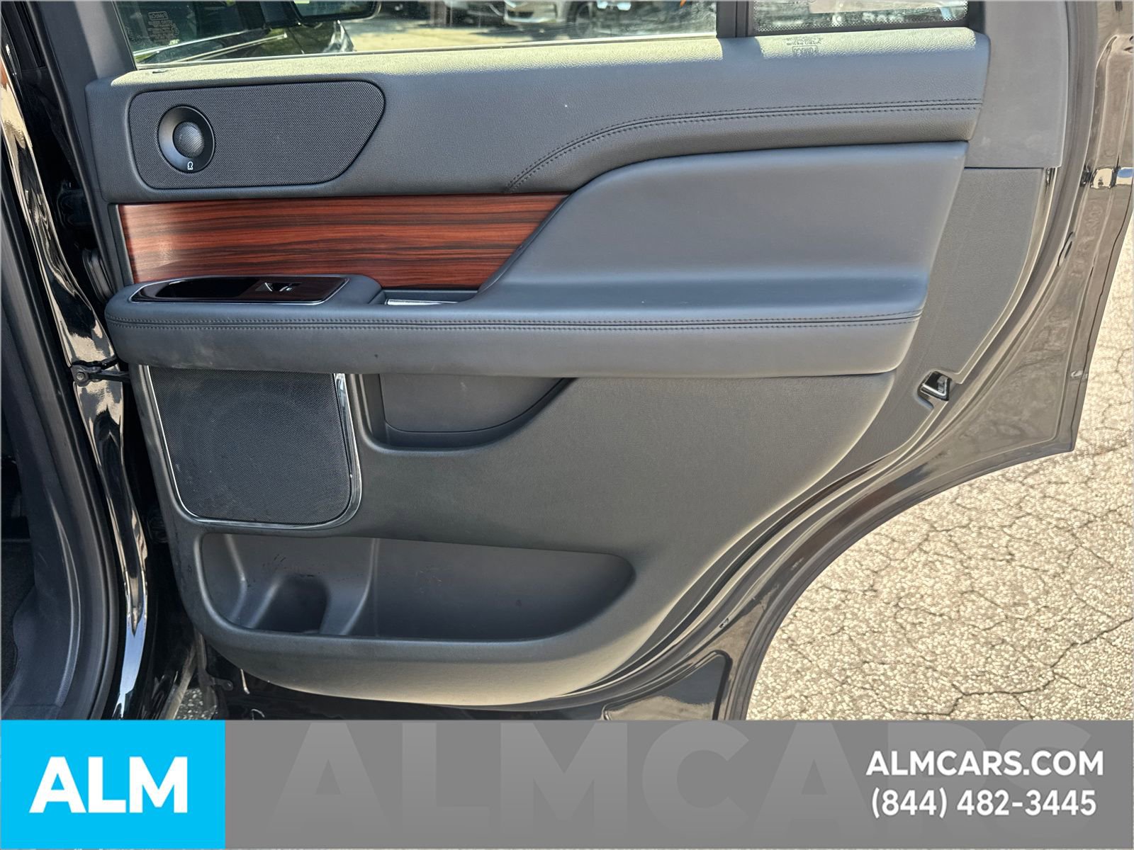 Used 2024 Lincoln Navigator Reserve w/ Monochromatic Package image 19