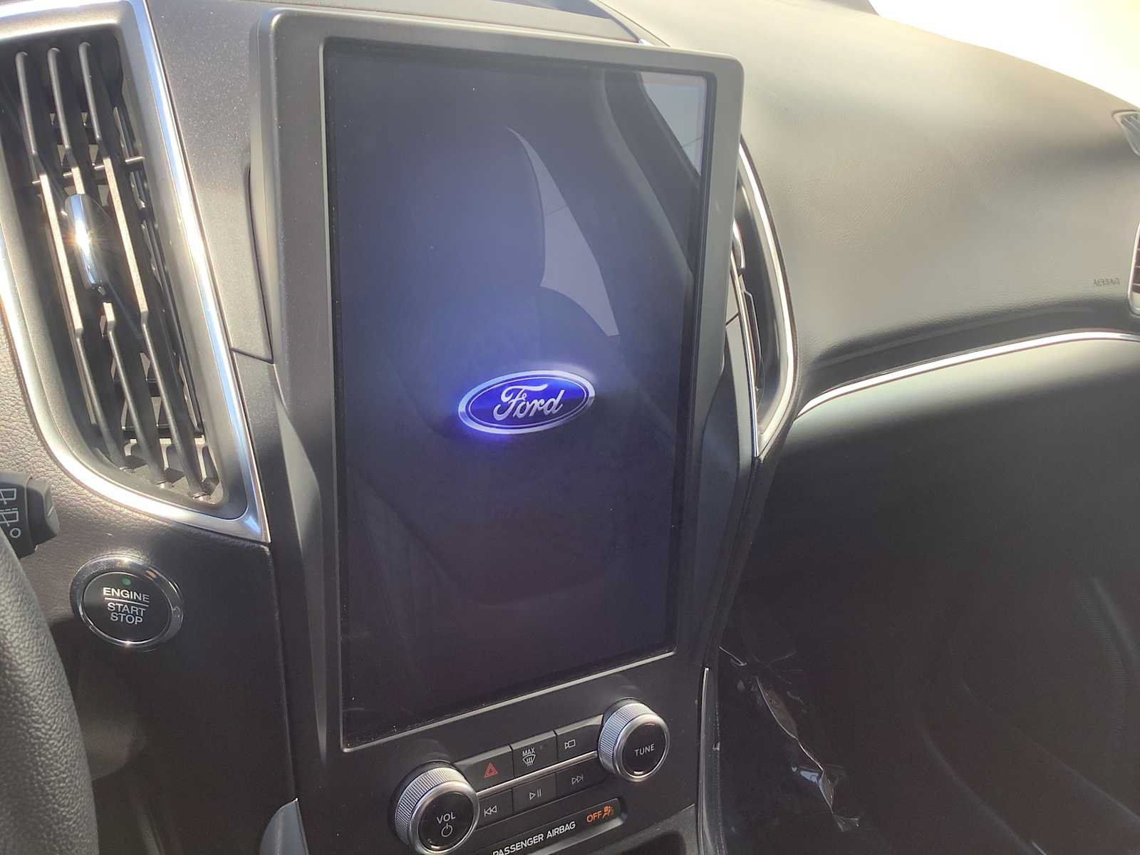Used 2024 Ford Edge Titanium AWD/4WD image 16