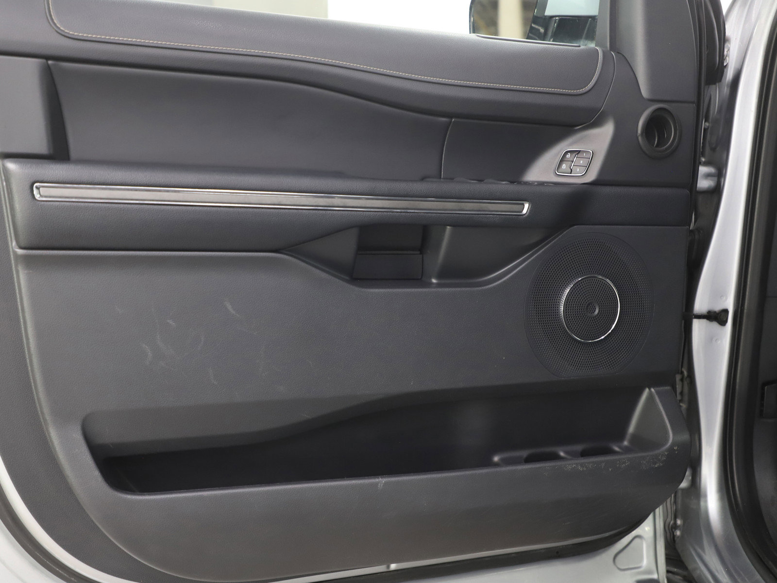 Used 2023 Ford Expedition Max XLT image 22